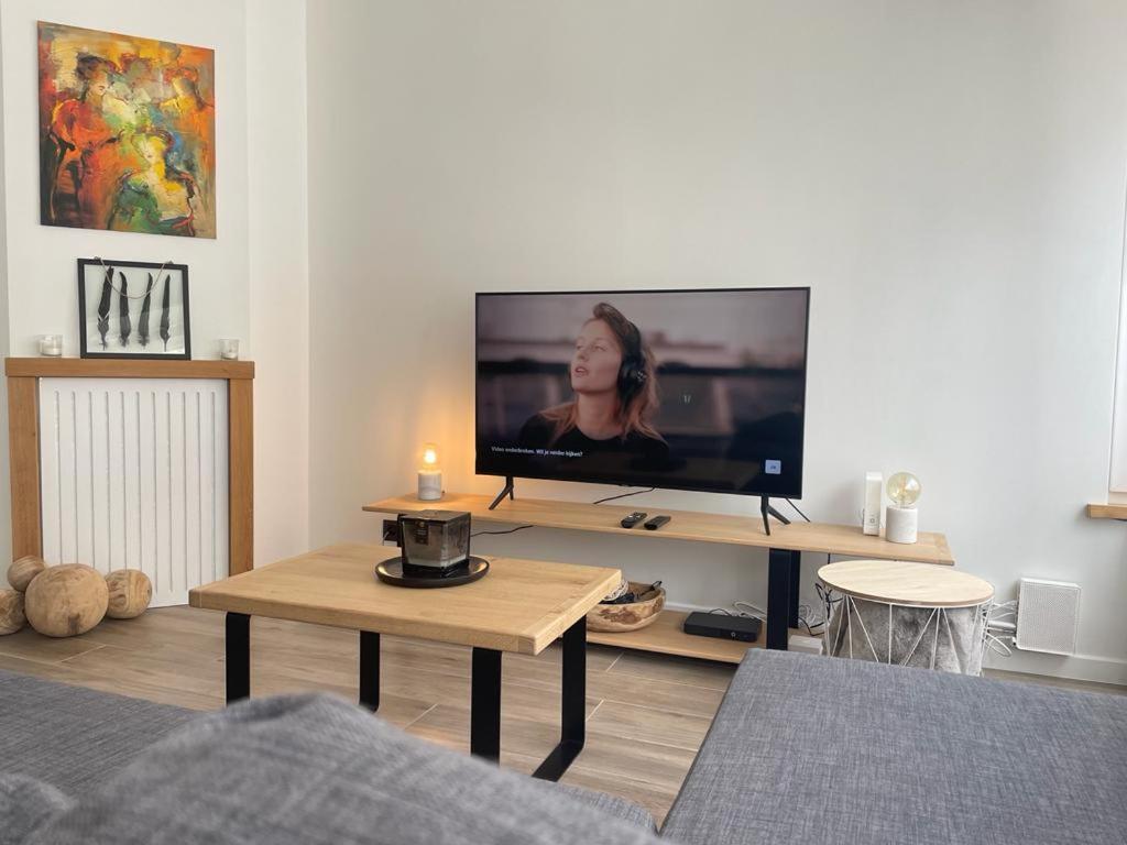 West-end Apartment *